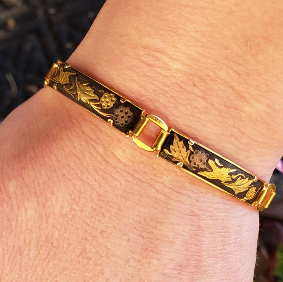 Handpainted Spanish Damascene Vintage Bracelet - Picture 12 of 13